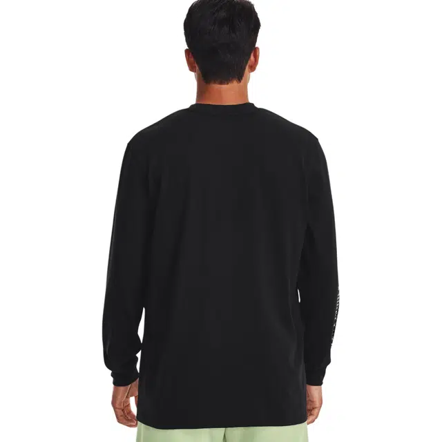 Under Armour T