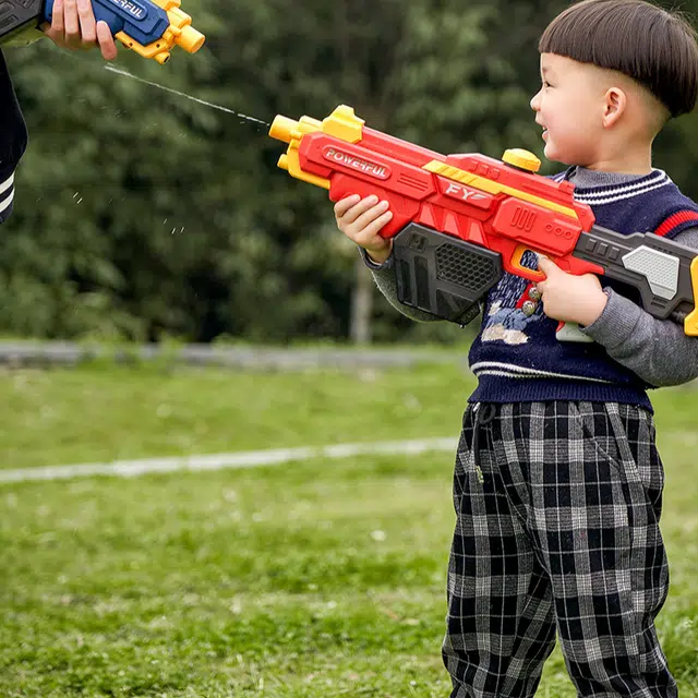 乐乐鱼 水枪喷水电动连发  高压强力射程远 重火力 枪型玩具