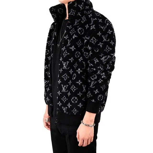 LOUIS VUITTON Monogram