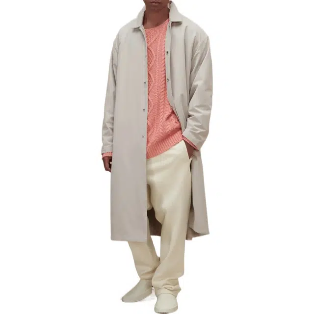 Fear of God Essentials FW22 Relaxed Sweatpant Egg shell Logo
