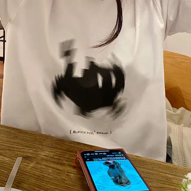 Black cat Pixel T
