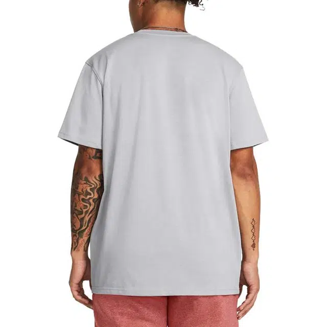 Under Armour T