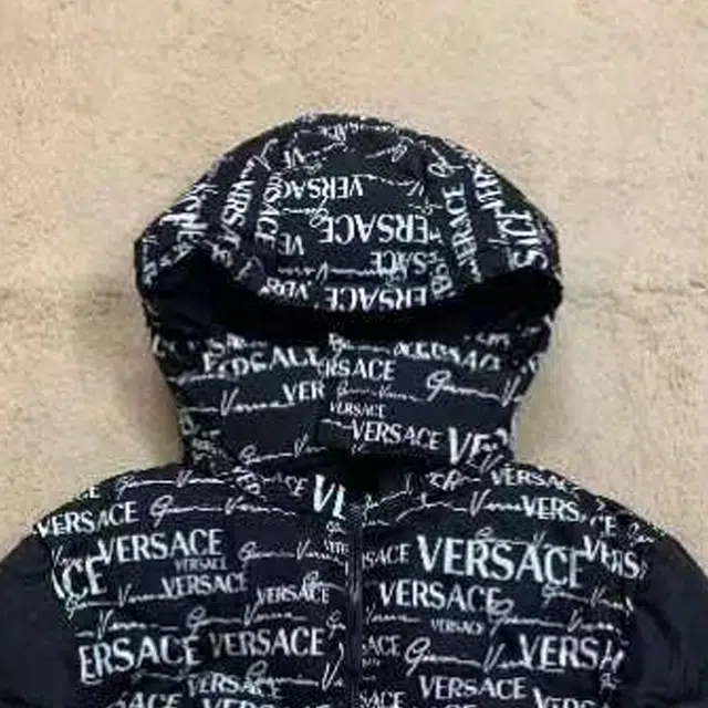 VERSACE