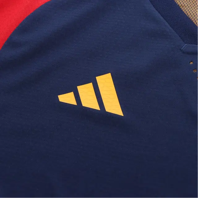 adidas VT