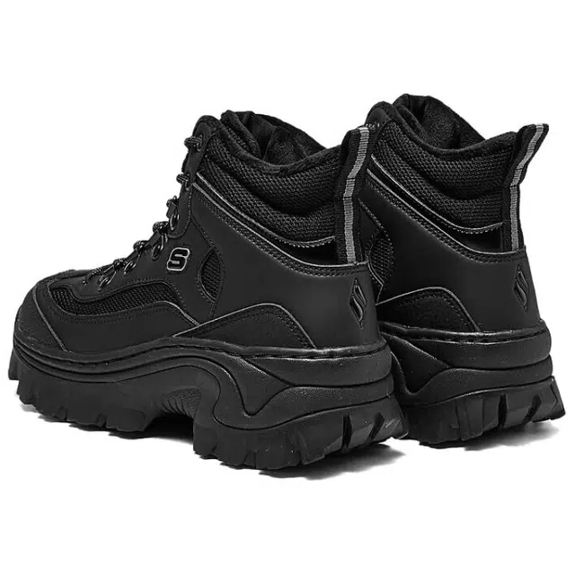 Skechers Street