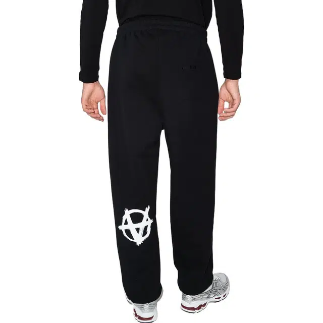 Vetements SS22 Logo