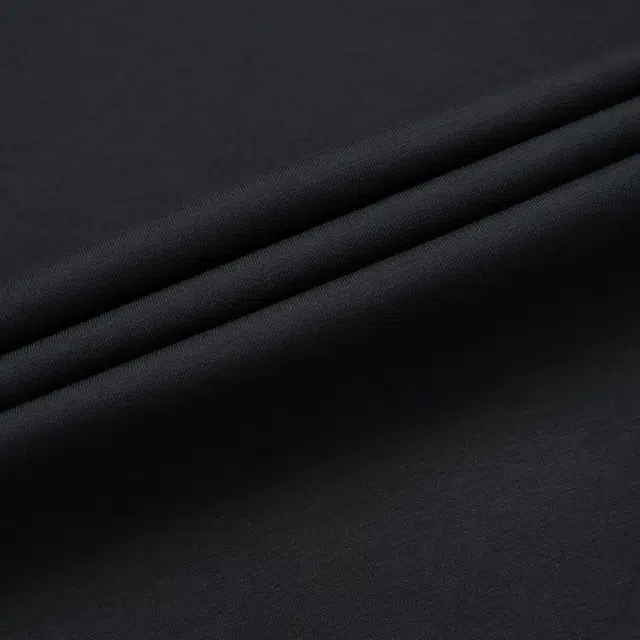 EMPORIO ARMANI SS22 Logo