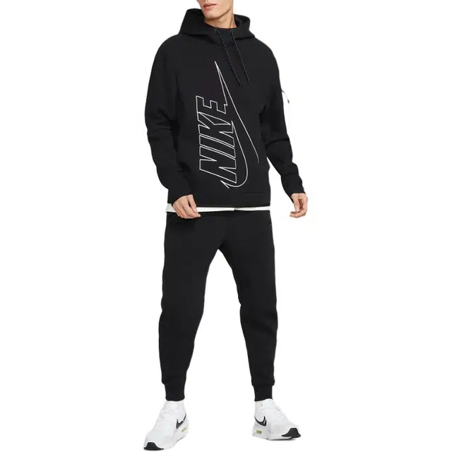 Nike Tech Fleece Logo