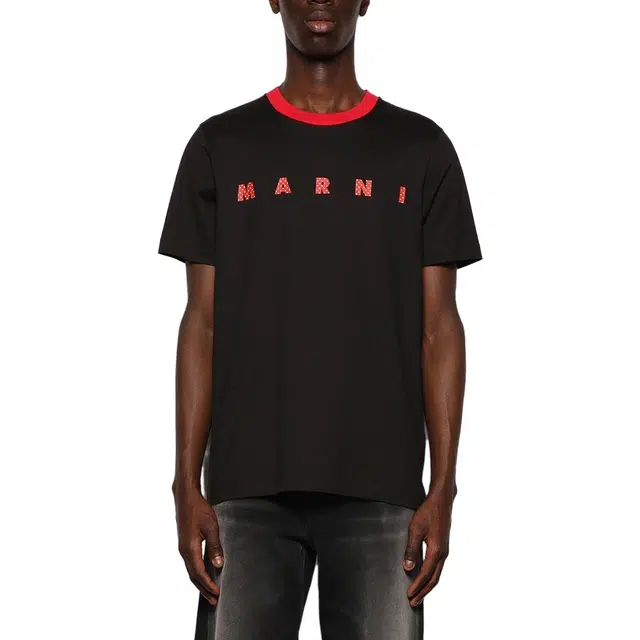 MARNI T