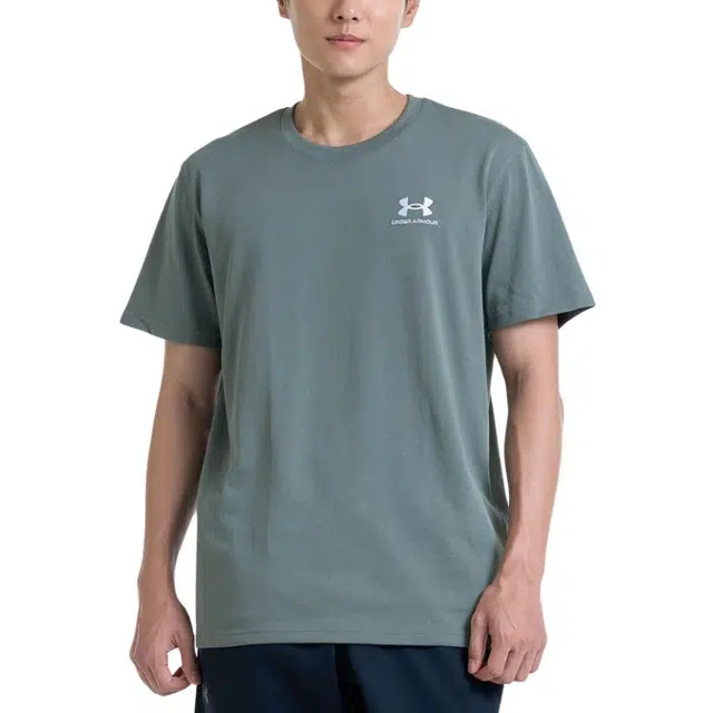 Under Armour T