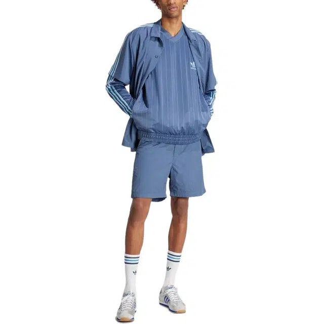 adidas originals LogoVT