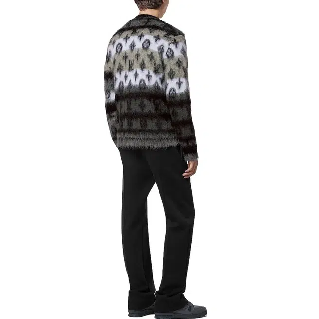 LOUIS VUITTON FW23 LogoV