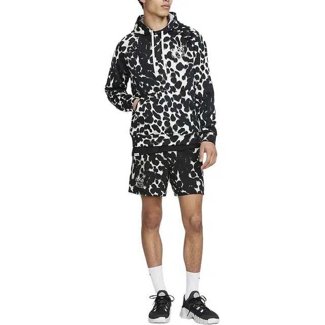 Nike Therma-FIT Studio '72