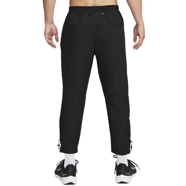 Nike Challenger Track Club Black