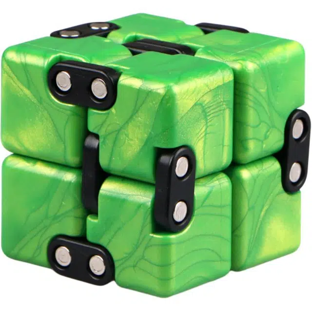 奇艺 无限魔方百变造型 早教益智玩具