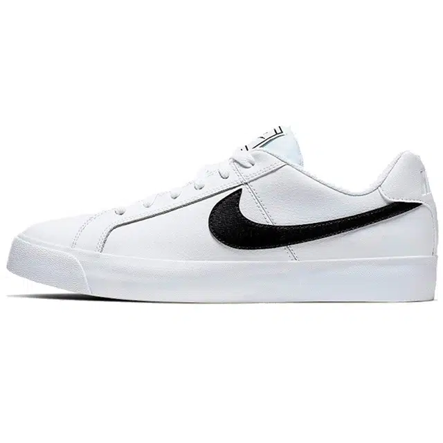 Nike Court Royale