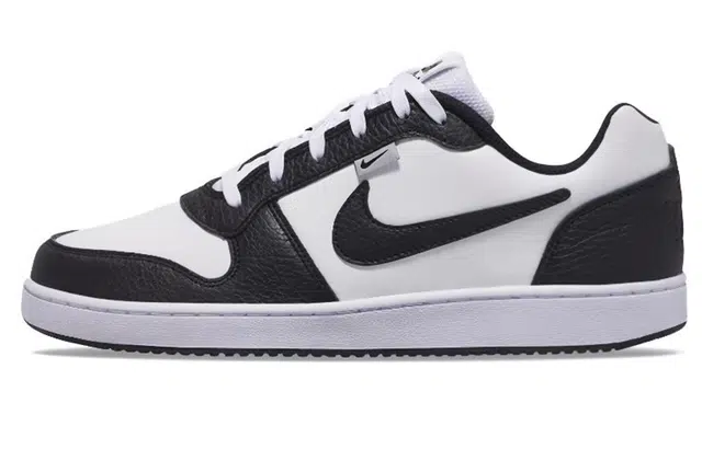 Nike EBERNON SSS