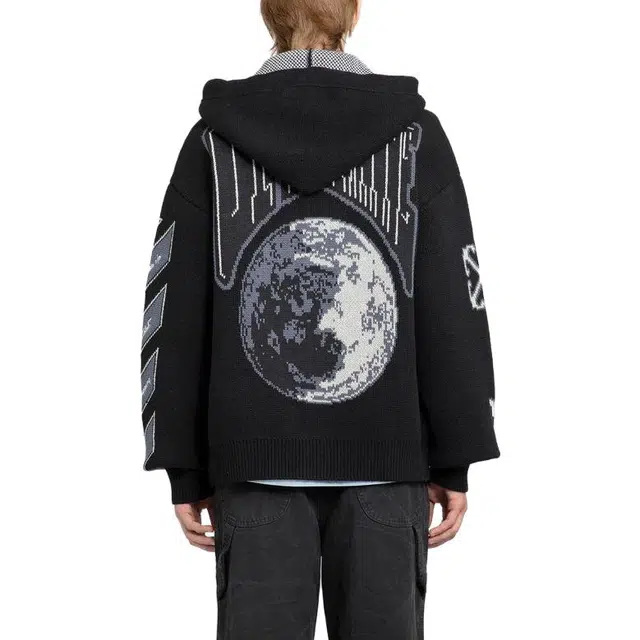 OFF-WHITE