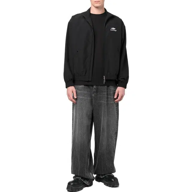 Balenciaga SS22 Logo