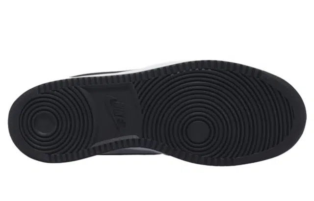 Nike EBERNON SSS