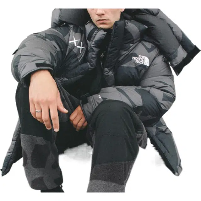 THE NORTH FACE x KAWS FW22 1994 Himalayan Parka Logo