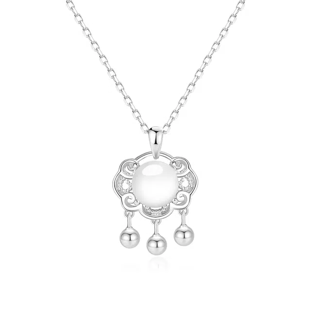 中国黄金 珍·尚银 如意平安锁吊坠 一生锁爱 新中式 国潮古风 轻奢小众设计 锁骨链 玉髓 玉石项链 女生  女款