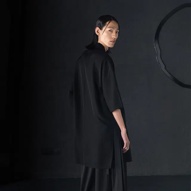 幻象者 纯色翻领中长款七分袖衬衫 男女同款 黑色