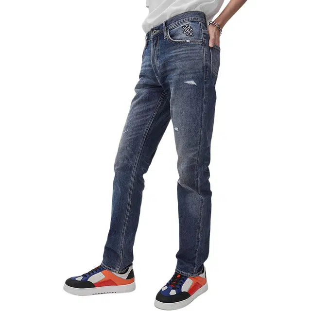 Lee