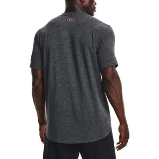 Under Armour T