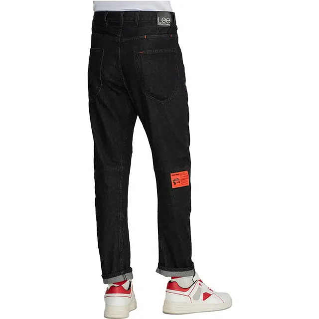 Lee