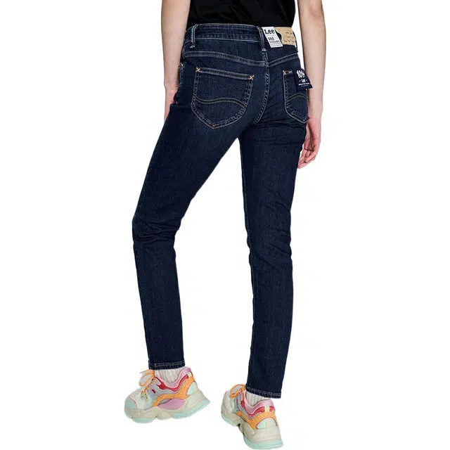 Lee