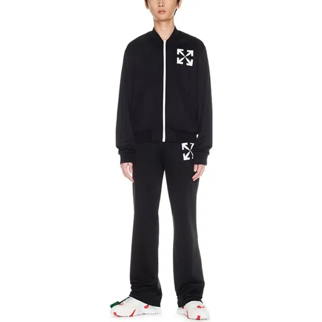 OFF-WHITE