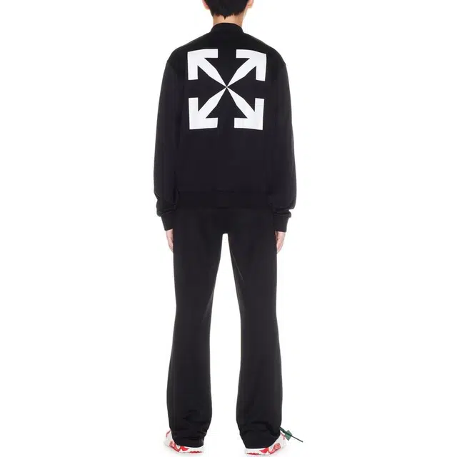 OFF-WHITE