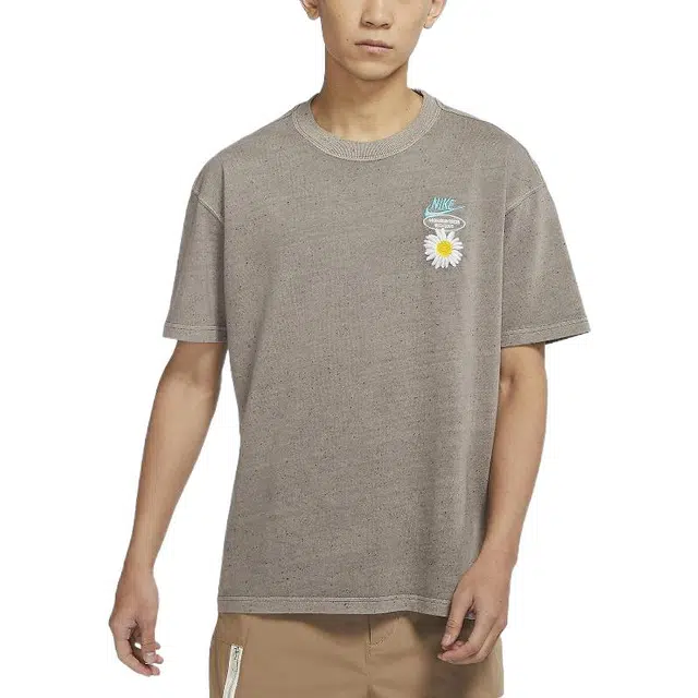 Nike SS22 T