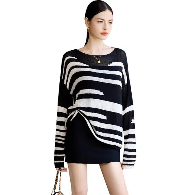 她池 撞色不规则圆领宽松长袖针织衫 女款 黑白条纹