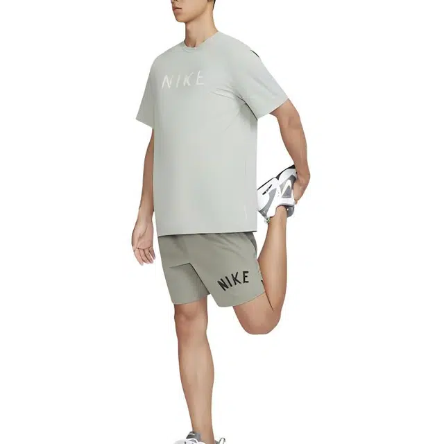 Nike HYVERSE Dri-FIT UV