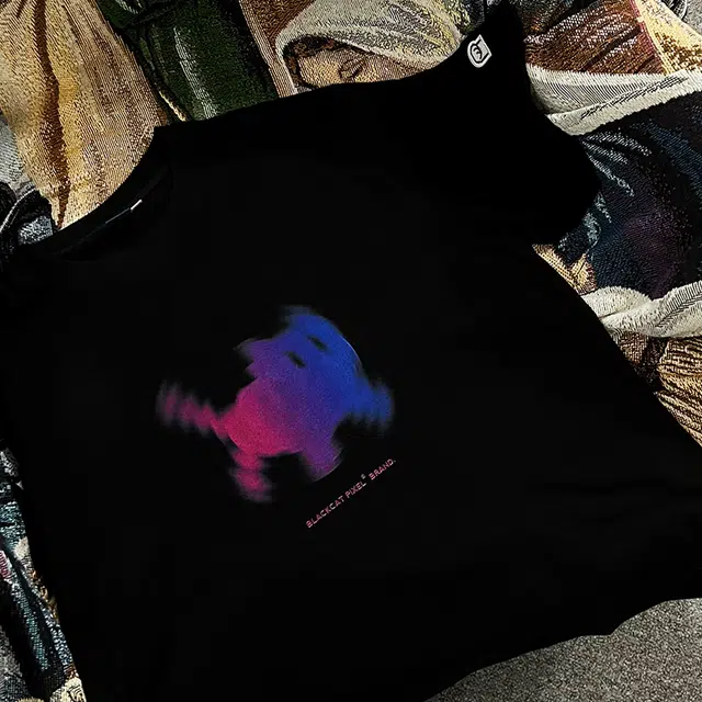 Black cat Pixel T