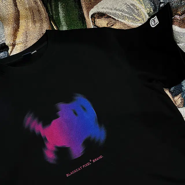 Black cat Pixel T