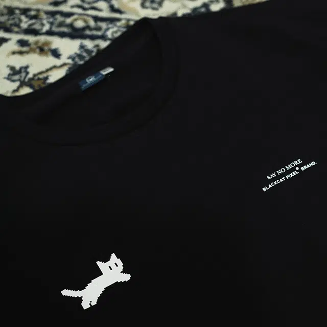 Black cat Pixel T