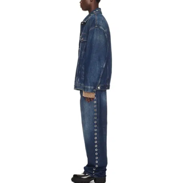 OFF-WHITE