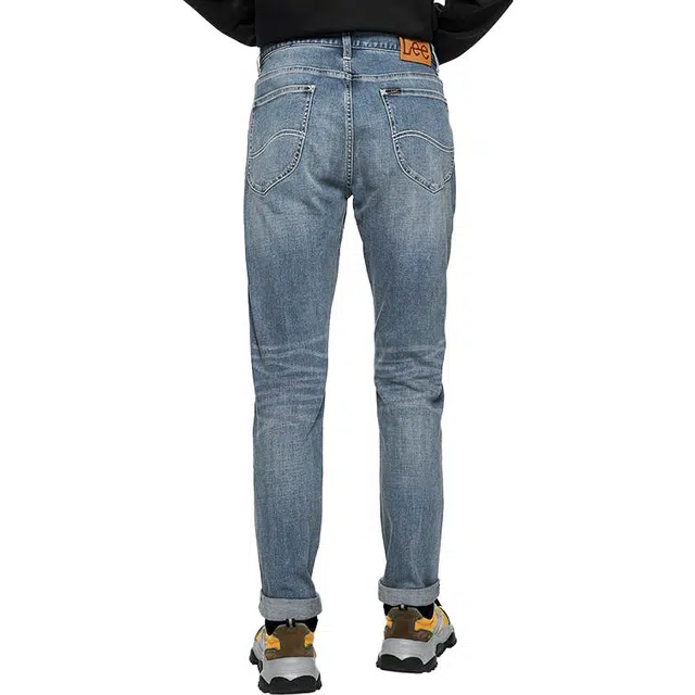 Lee