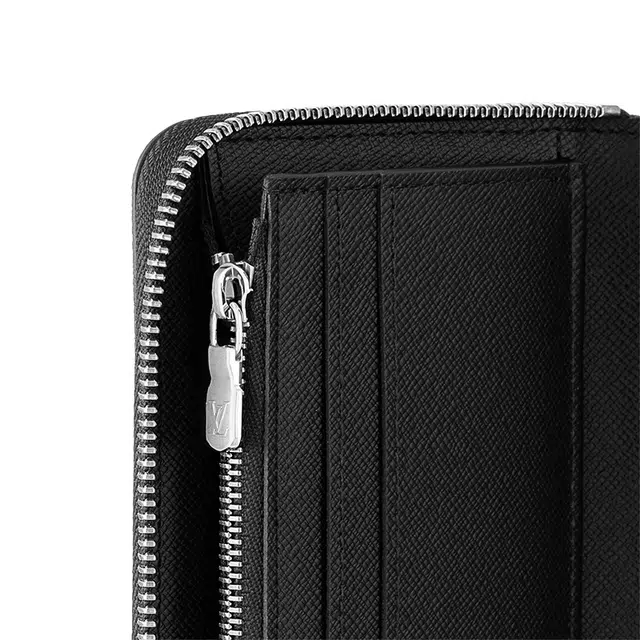LOUIS VUITTON Zippy