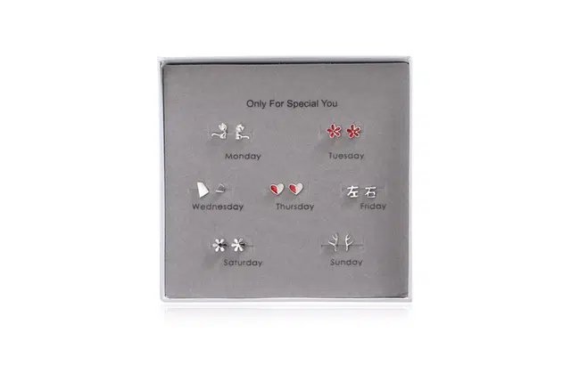 尚银福 一周七天耳饰 森系小清新小巧精致时尚简约气质 小猫樱花爱心鹿角左右文字几何小众设计七对套装 合金 耳钉 女款