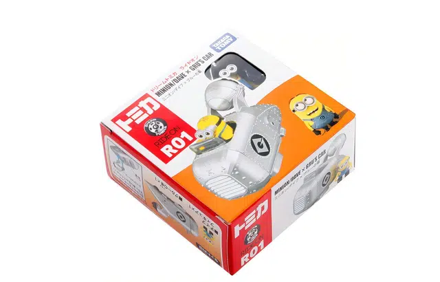 TAKARA TOMY