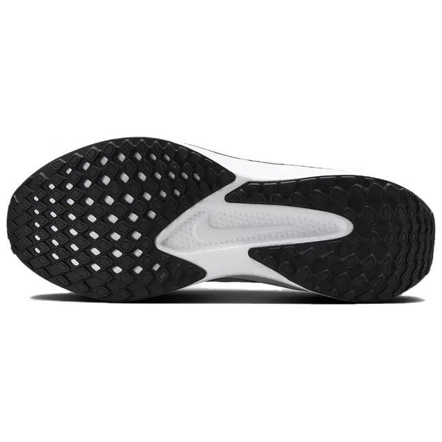 Nike Quest 6