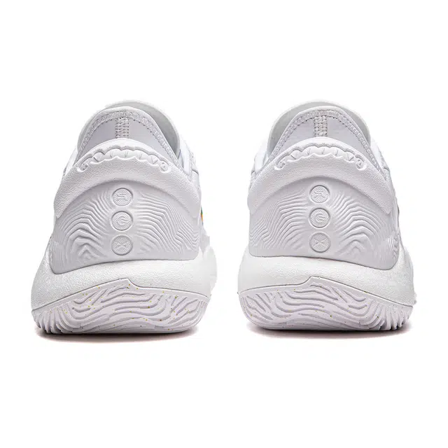 LiNing 18 V2