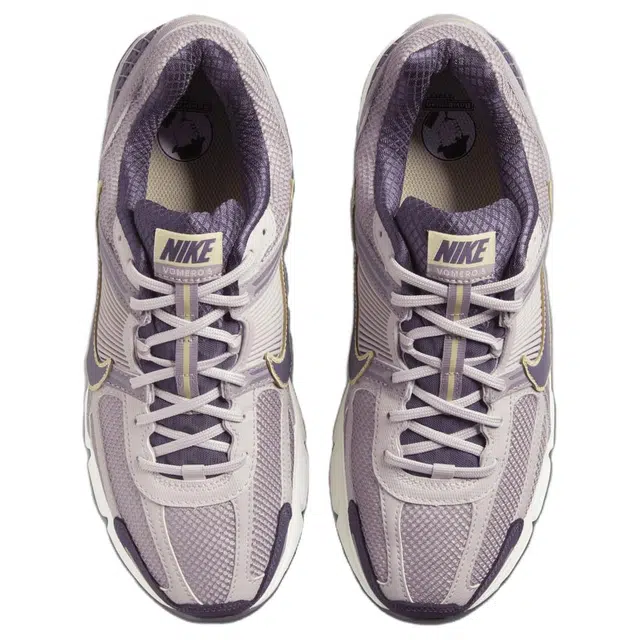 Nike Air Zoom Vomero 5