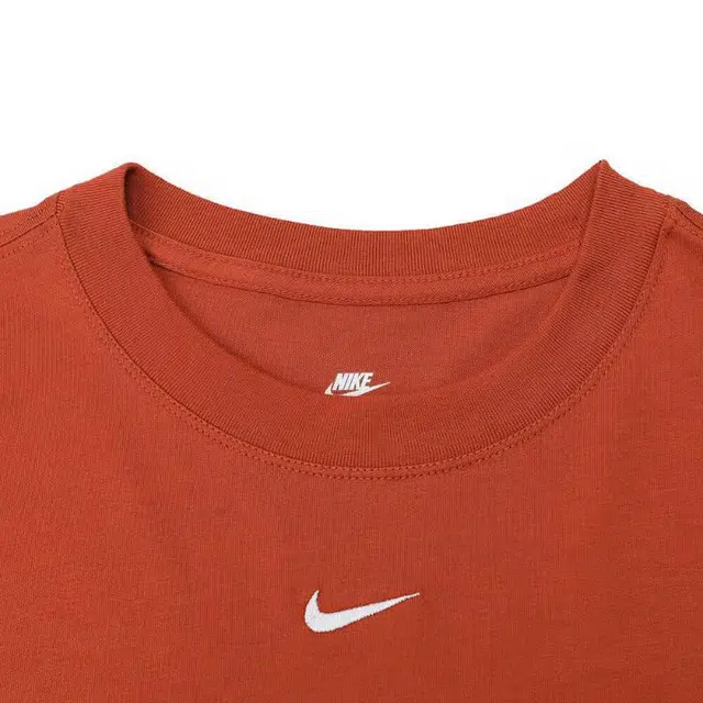 Nike TEE ESSNTL LBR T