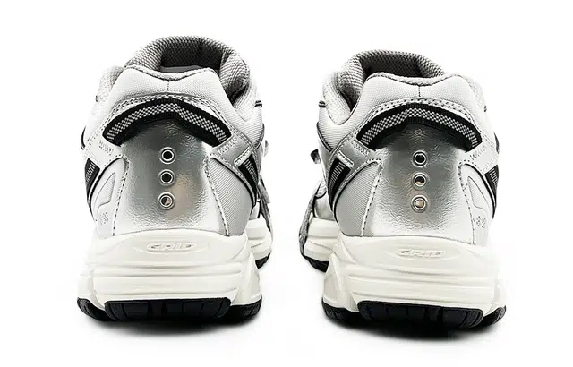 Saucony EIGHT Y2K