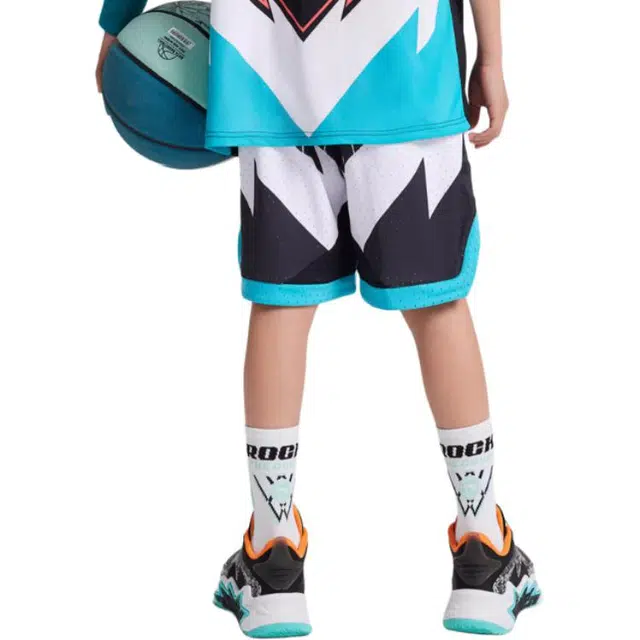 安踏儿童 休闲五分薄款运动儿童短裤 儿童款 梦幻黑